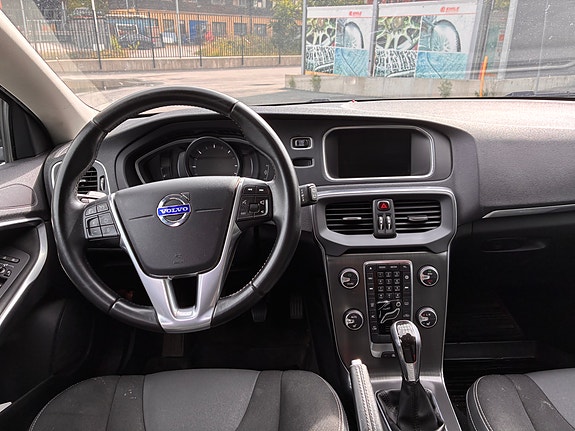 Volvo V40 4 of 22