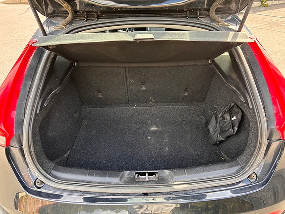 Volvo V40 19 of 22