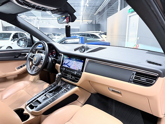 Porsche Macan 19 of 29