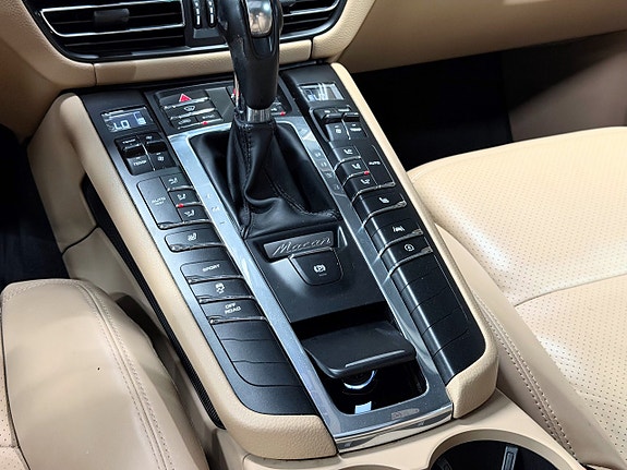 Porsche Macan 21 of 29