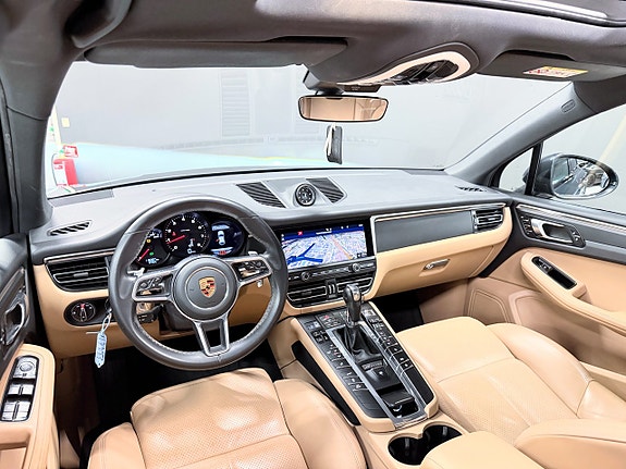 Porsche Macan 7 of 29