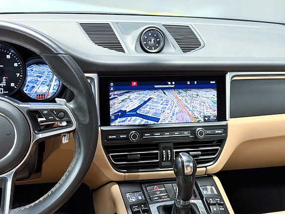 Porsche Macan 17 of 29