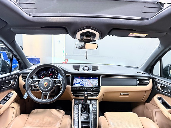 Porsche Macan 3 of 29