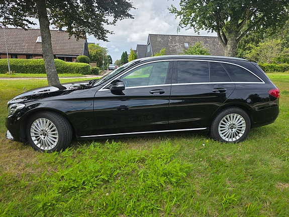 Mercedes-Benz C220 6 of 14