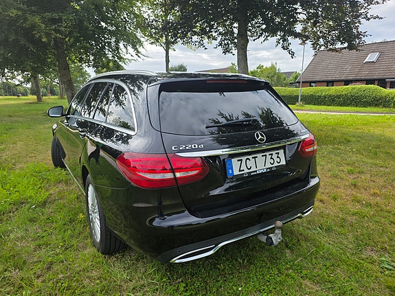 Mercedes-Benz C220 4 of 14