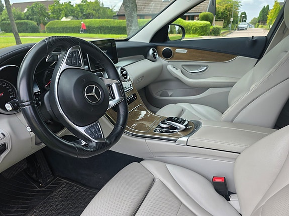 Mercedes-Benz C220 13 of 14