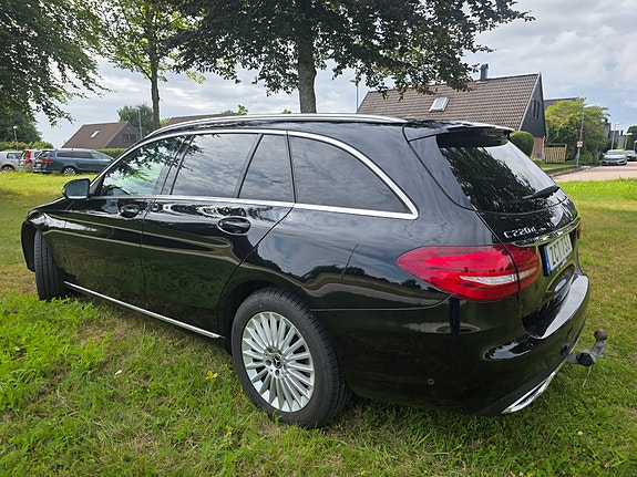 Mercedes-Benz C220 5 of 14
