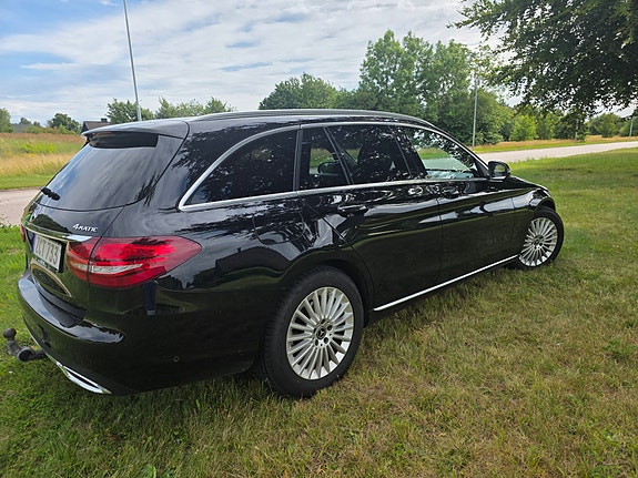 Mercedes-Benz C220 8 of 14