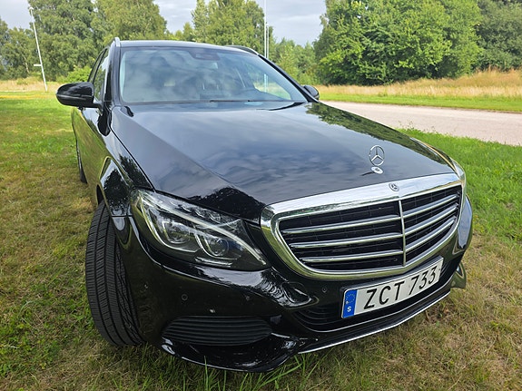 Mercedes-Benz C220 3 of 14