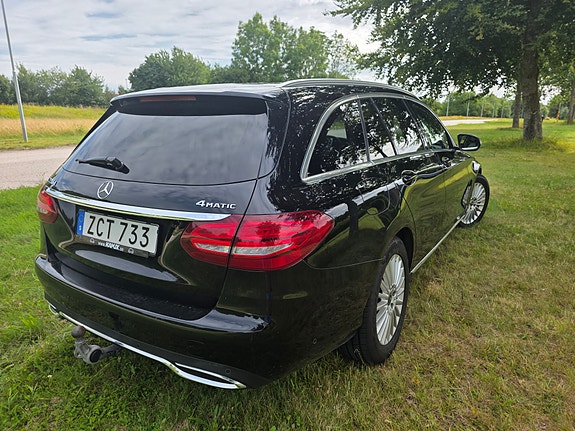Mercedes-Benz C220 7 of 14