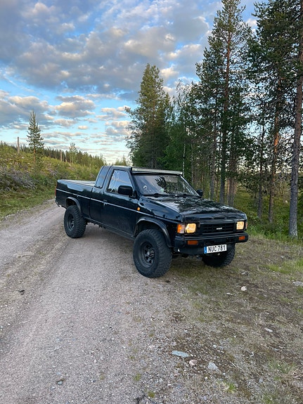 Nissan King Cab 3 of 3