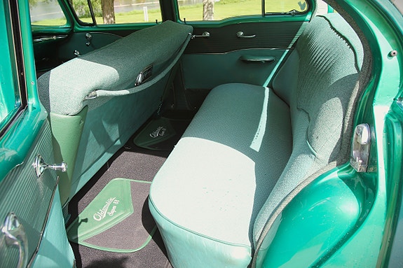 Oldsmobile 88 9 of 27
