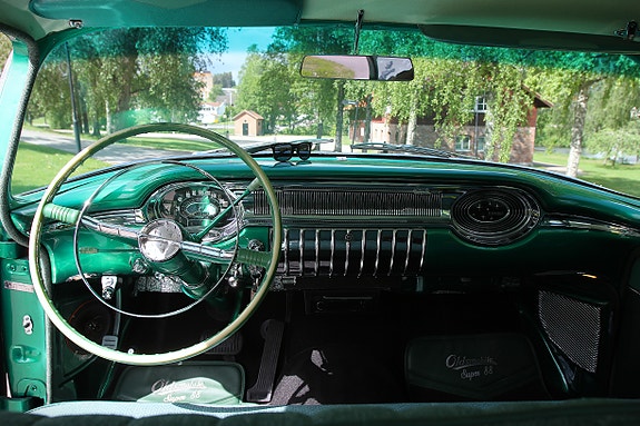 Oldsmobile 88 12 of 27