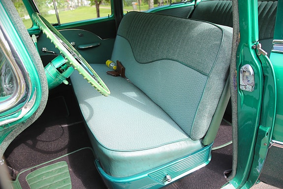 Oldsmobile 88 15 of 27