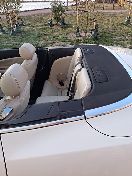 Jaguar XKR 11 of 12