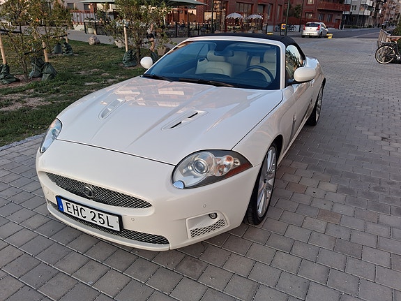 Jaguar XKR 4 of 12