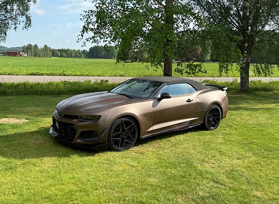 Chevrolet Camaro 2 of 5