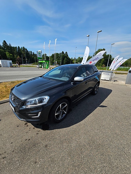 Volvo XC60 2 of 5