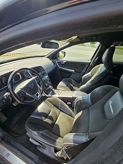 Volvo XC60 12 of 19