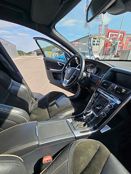 Volvo XC60 19 of 19
