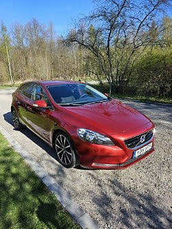 Volvo V40 2 of 6