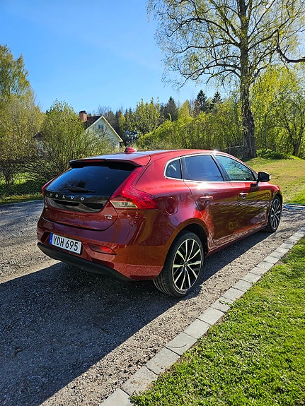 Volvo V40 4 of 6