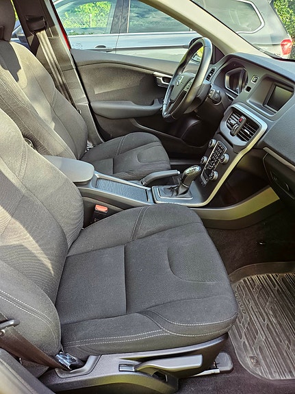 Volvo V40 6 of 6