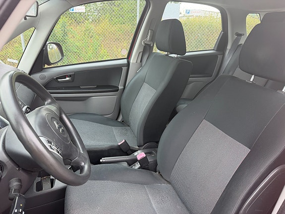 Suzuki SX4 5 of 5