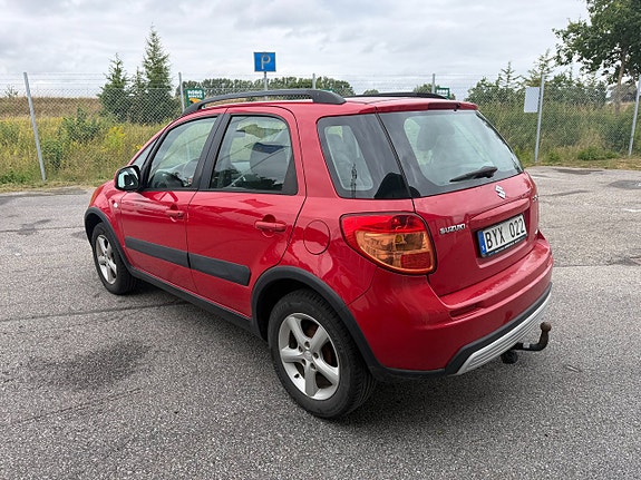 Suzuki SX4 3 of 5