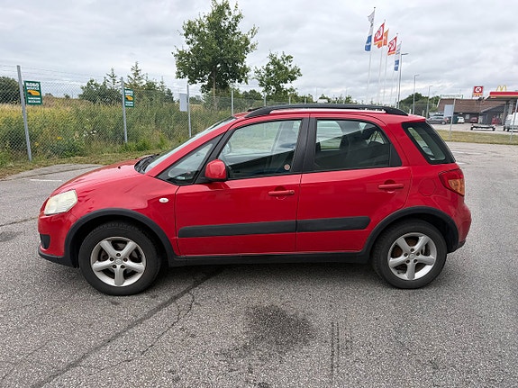 Suzuki SX4 2 of 5