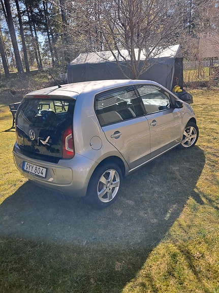 Volkswagen UP! 6 of 8