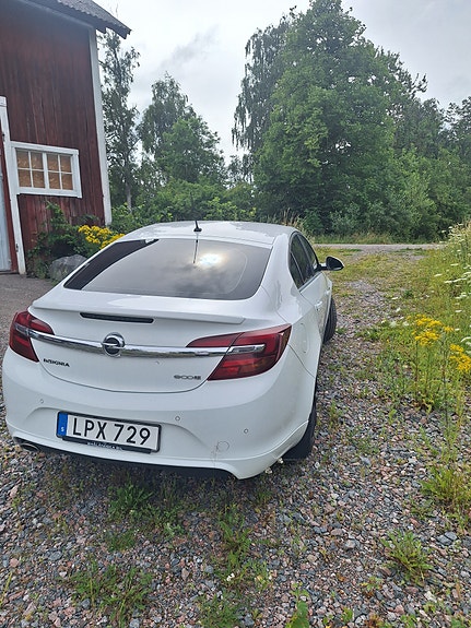 Opel Insignia 4 of 5