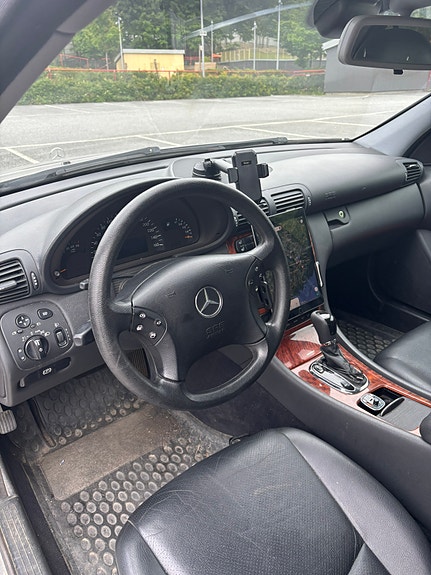 Mercedes-Benz C180 6 of 6