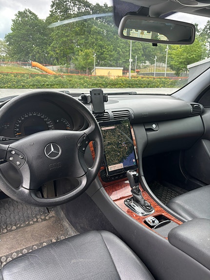 Mercedes-Benz C180 5 of 6