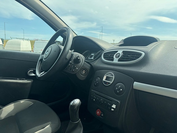 Renault Clio 2 of 3