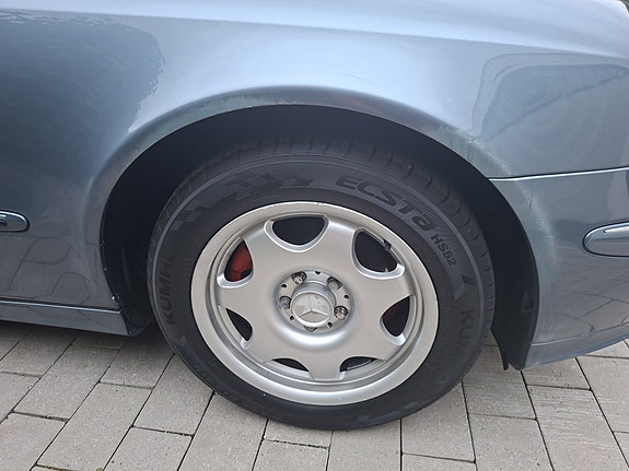 Mercedes-Benz E240 11 of 11