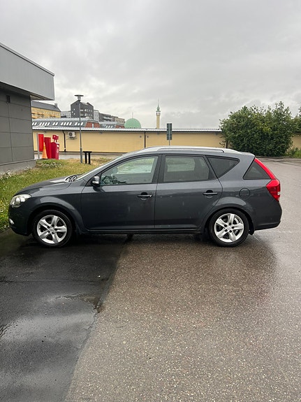 Kia Ceed 3 of 4