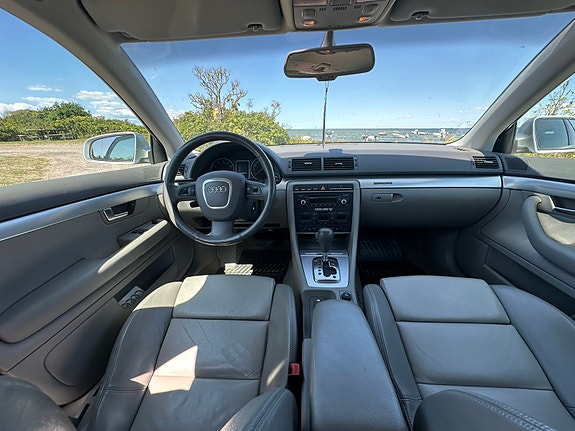 Audi A4 4 of 4