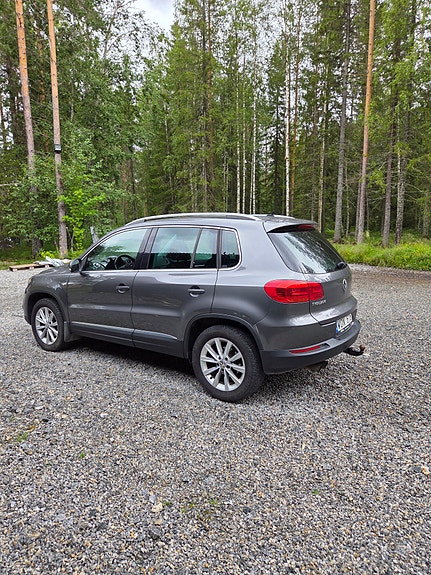 Volkswagen Tiguan 3 of 5