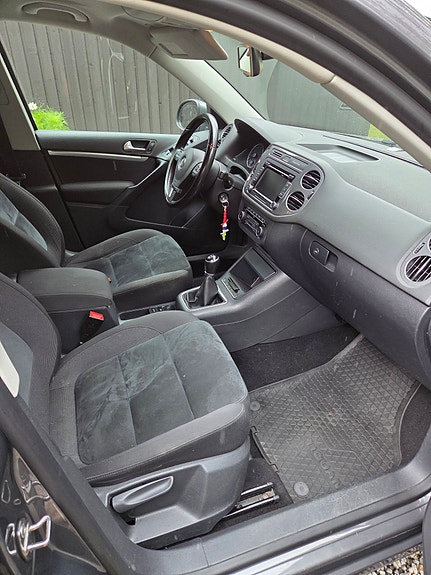 Volkswagen Tiguan 5 of 5