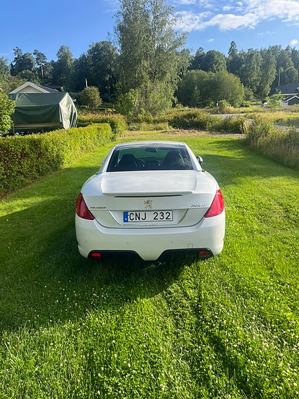Peugeot 308 4 of 8