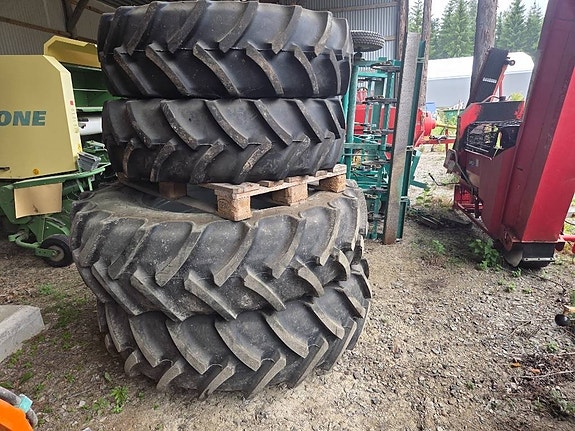 Massey Ferguson 5710 Dyna 4 skogshytt! 3 of 9