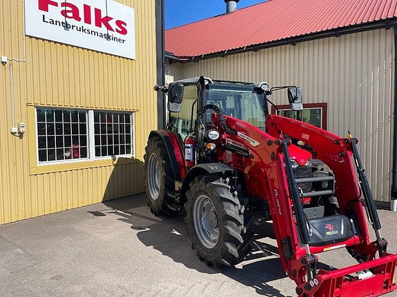 Massey Ferguson 4708M 2 of 6
