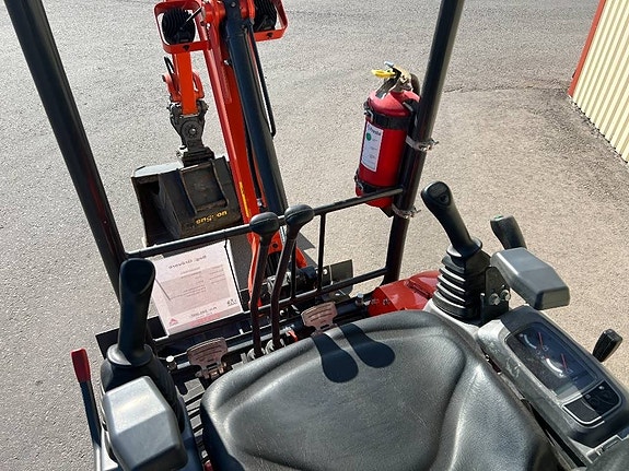 Kubota U 17-3 2 of 5