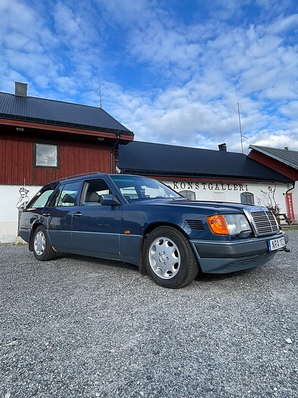 Mercedes-Benz 230 TE 2 of 12