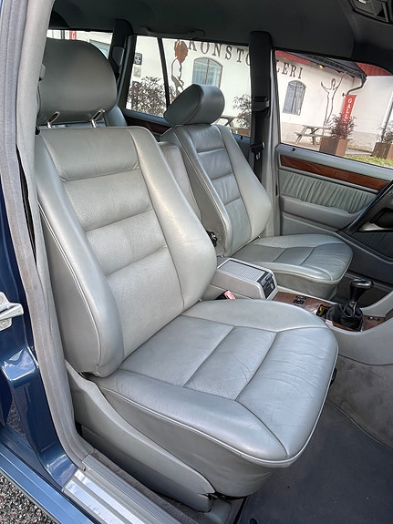 Mercedes-Benz 230 TE 8 of 12