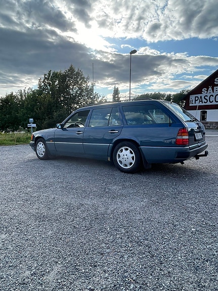 Mercedes-Benz 230 TE 5 of 12