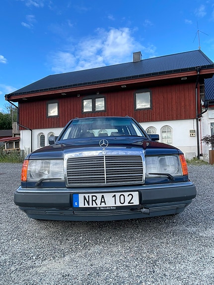 Mercedes-Benz 230 TE 6 of 12