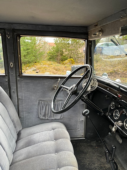 Chevrolet Sedan 11 of 14