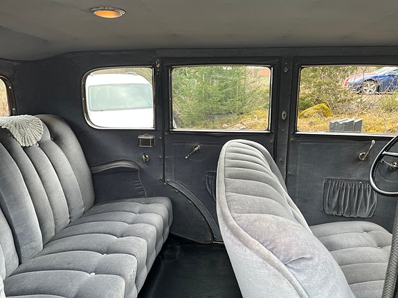 Chevrolet Sedan 14 of 14